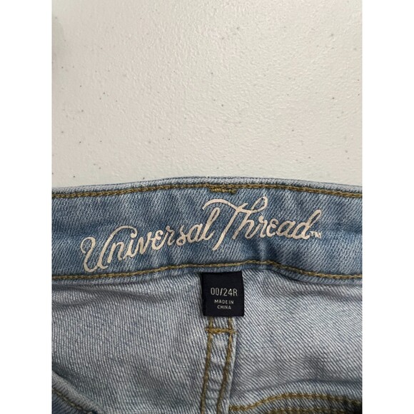 Universal Thread Women's Mid Rise Boyfriend Crop Jeans Light Wash Size 00 / 24 R - Picture 4 of 10